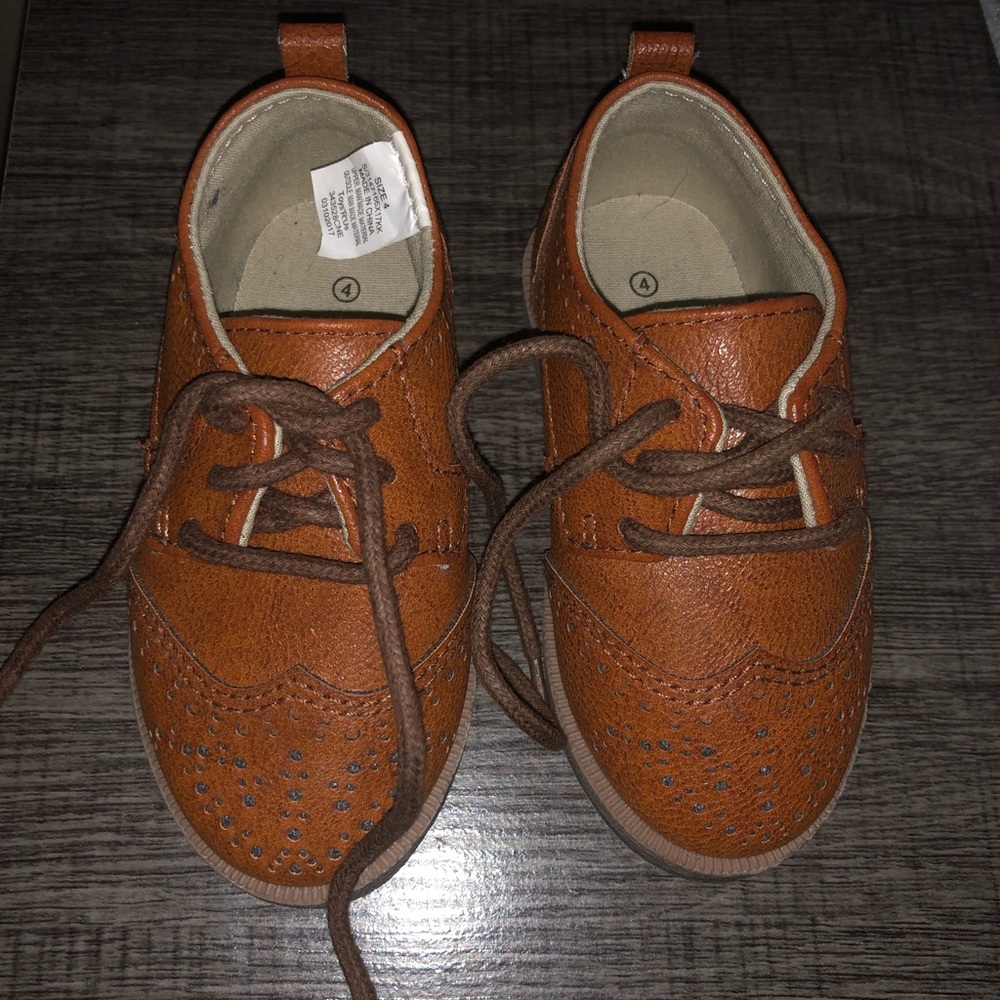 NWOT! Size 4 dress shoes.
